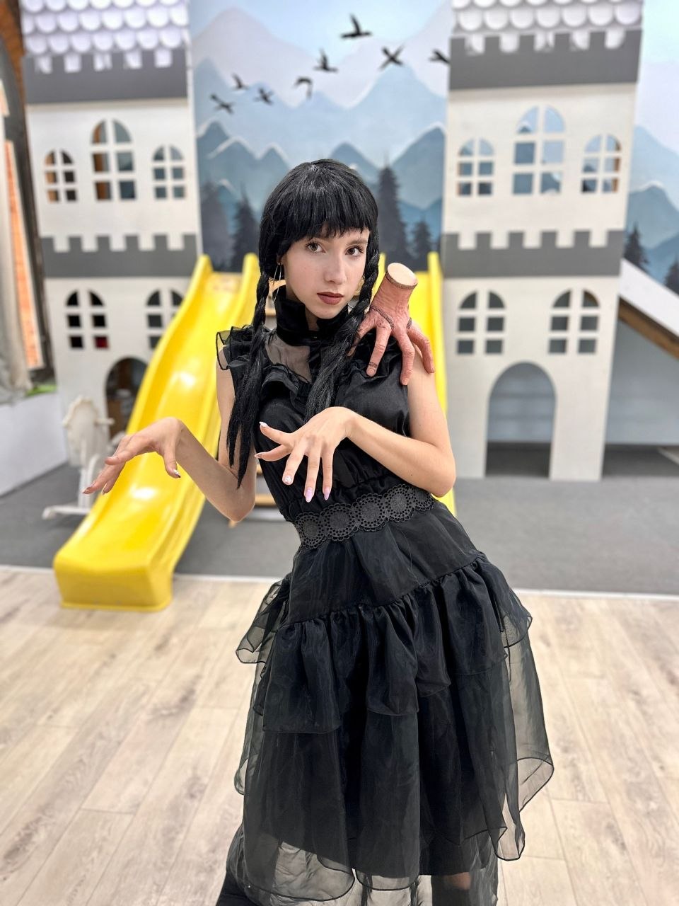 Аниматор в образе Уэнсдей